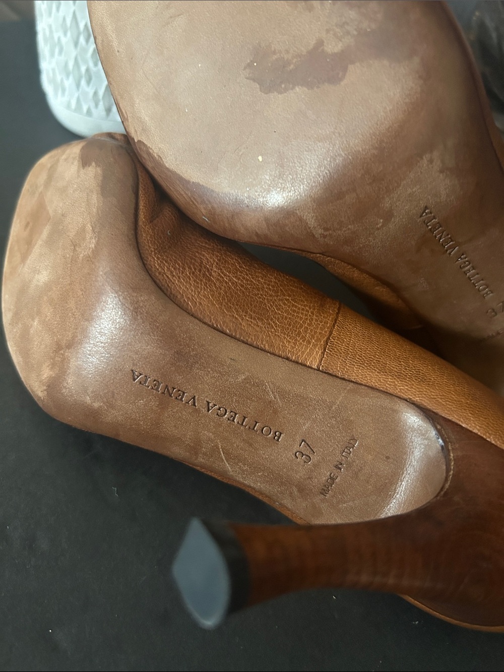 Bottega Veneta Brown Leather Peep-Toe Heels with Knot Detail - Picture 11 of 15
